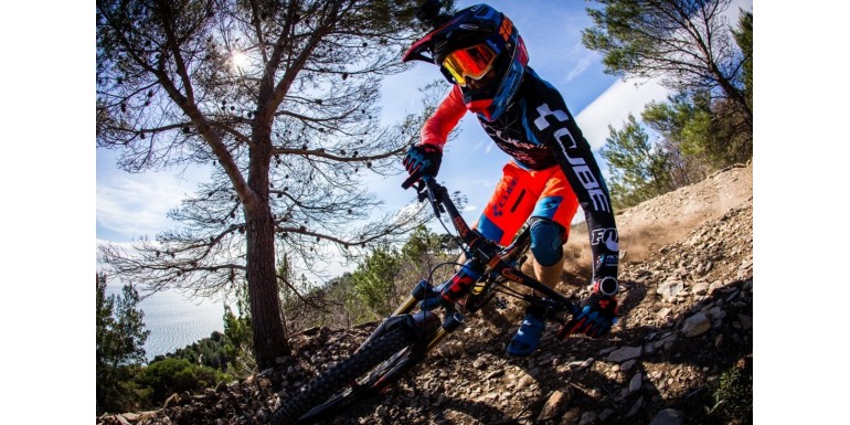 ¿Cómo las bicicletas CUBE pueden ser tu mejor aliada en rutas de montaña exigentes?